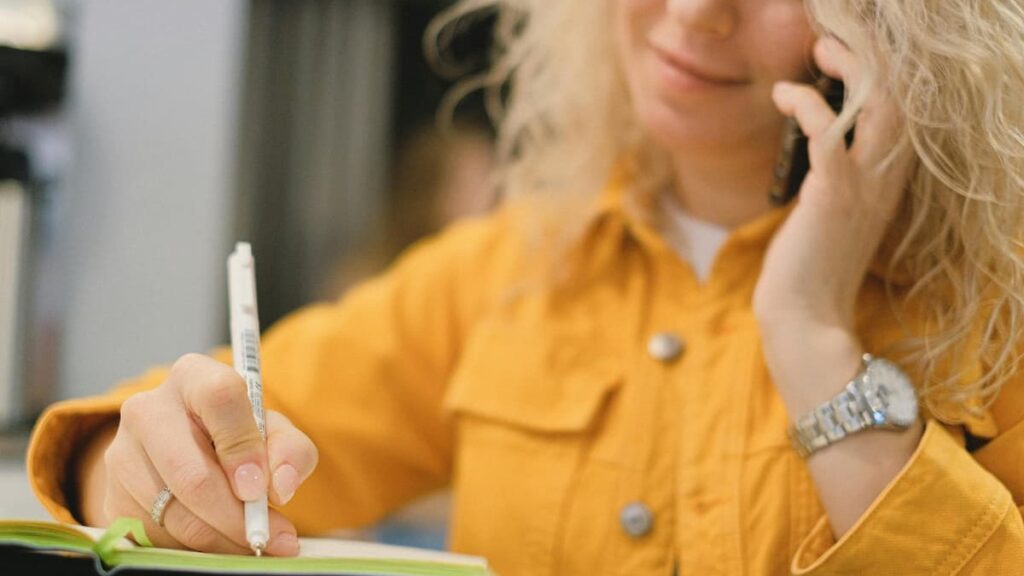 How to Write Copy That Actually Sells pexels shvets production 7516540 (1)